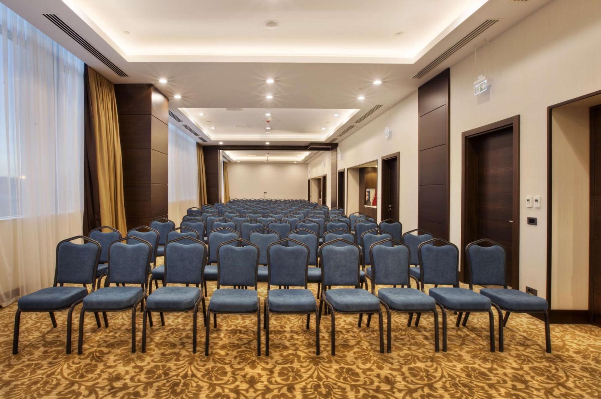Hilton Garden Inn Испарта Экстерьер фото
