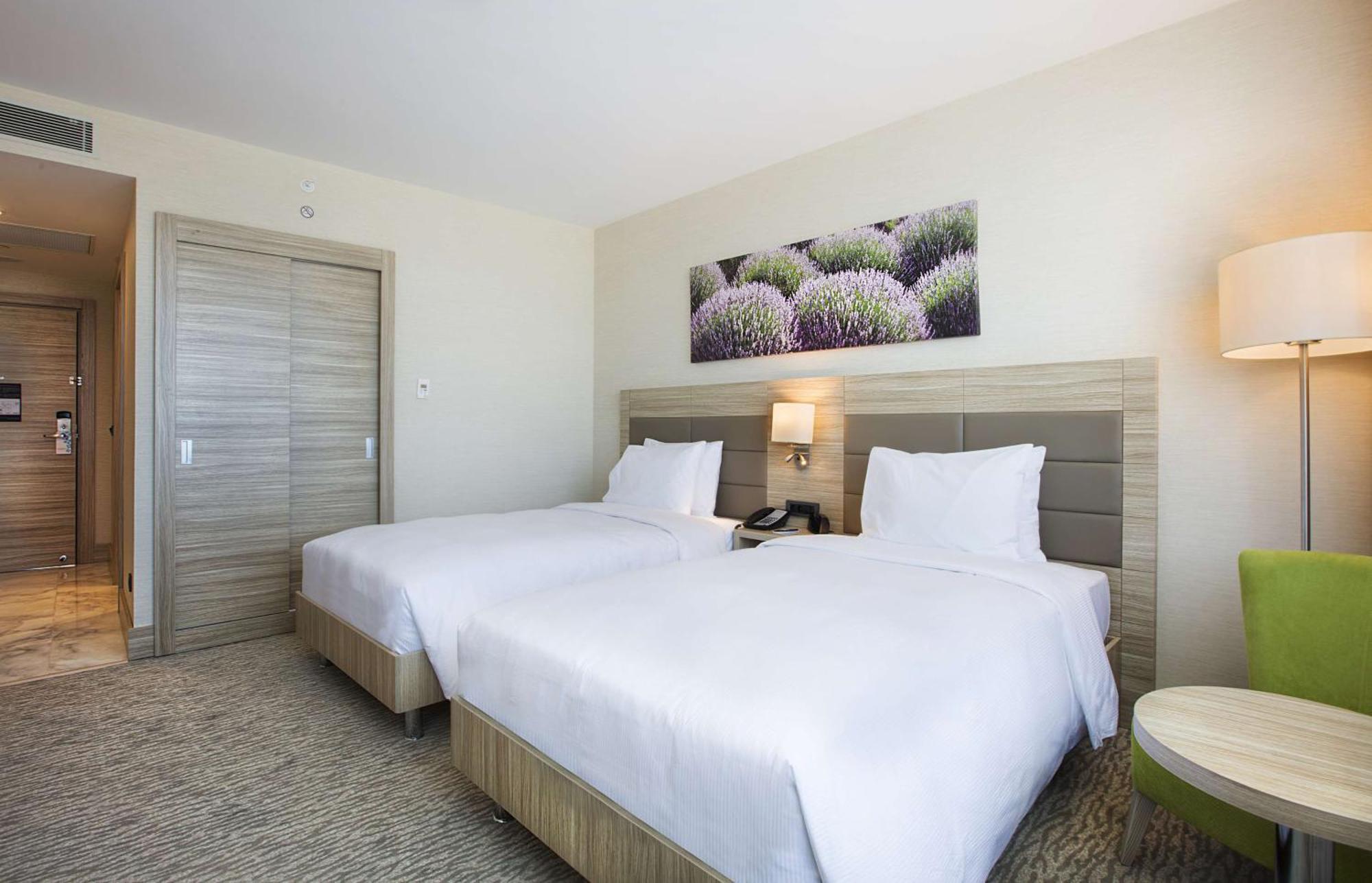 Hilton Garden Inn Испарта Экстерьер фото
