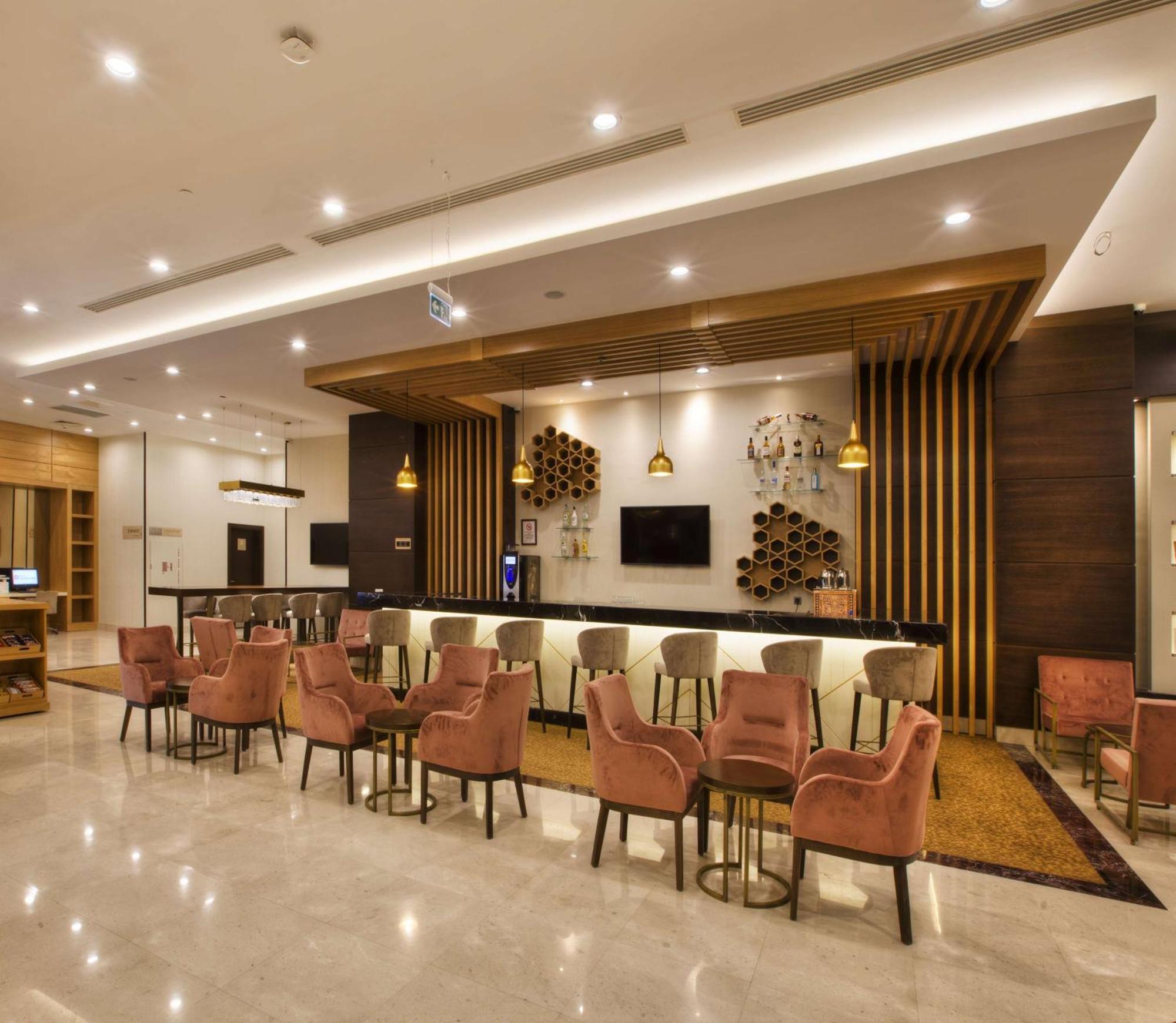 Hilton Garden Inn Испарта Экстерьер фото