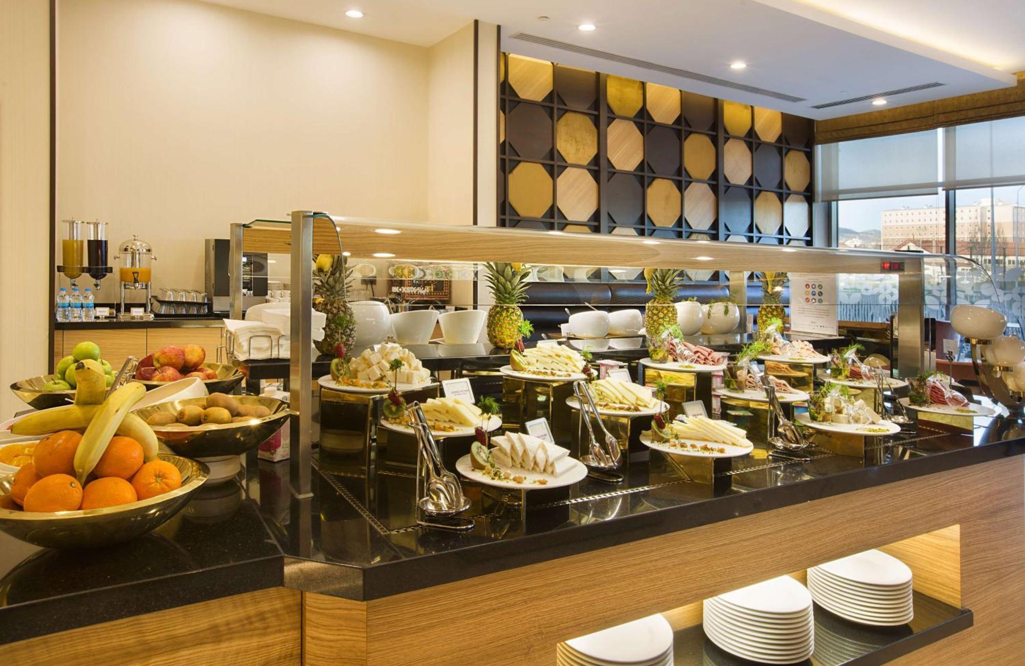 Hilton Garden Inn Испарта Экстерьер фото